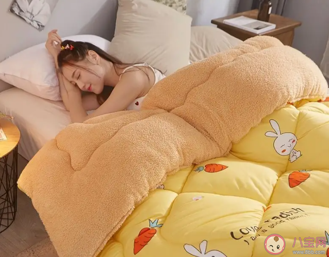 盖厚被子容易睡得香吗 厚被子好还是薄被子好