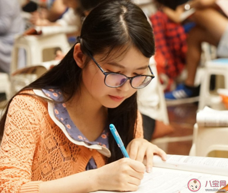 困在考研里的年轻人在逃避什么 考研是唯一的出路吗