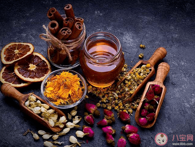 中药茶饮成年轻人养生新宠 为什么中药茶饮开始受欢迎