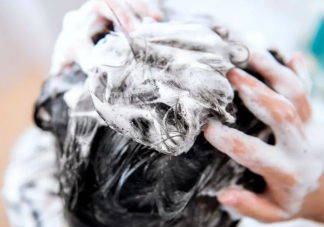 洗发水不要直接倒头皮上 如何挑选合适的洗发水