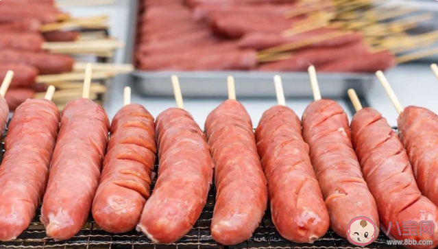 每天吃1根烤肠对身体有什么影响 吃烤肠最好搭配哪些食物 每天吃1根烤肠对身体有什么影响 吃烤肠最好搭配哪些食物