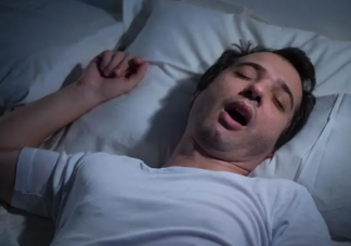 为什么打呼噜的人不把自己吵醒 打呼噜能被改善吗