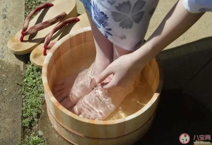 泡脚能够预防流感吗 冬天泡脚有什么好处