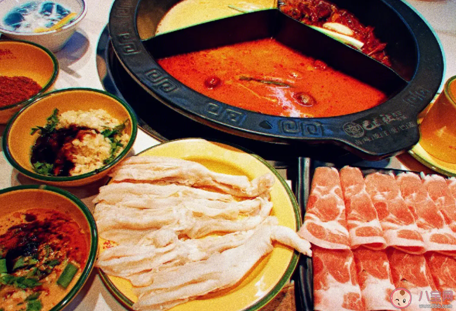 衣服上的火锅味为什么散不掉 残留的火锅香味到底是从哪来的 衣服上的火锅味为什么散不掉 残留的火锅香味到底是从哪来的