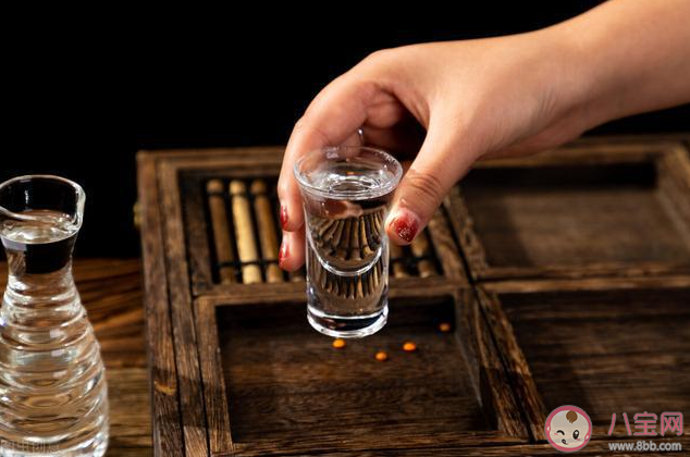 适度饮酒真的有益健康吗 适度饮酒指的是什么标准 适度饮酒真的有益健康吗 适度饮酒指的是什么标准