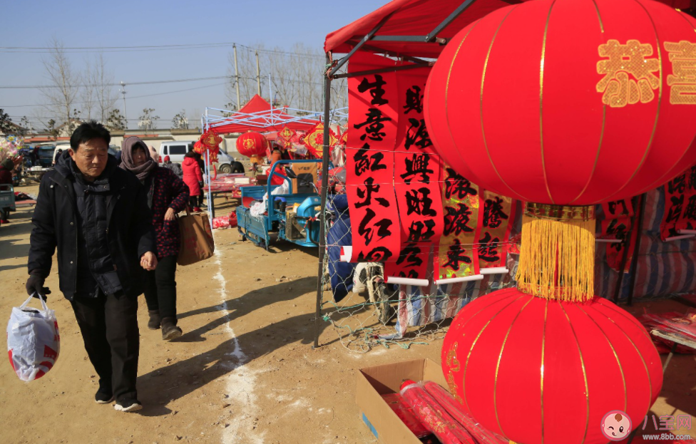 第一批回家过年的人开始赶大集了 过年要准备哪些年货 第一批回家过年的人开始赶大集了 过年要准备哪些年货