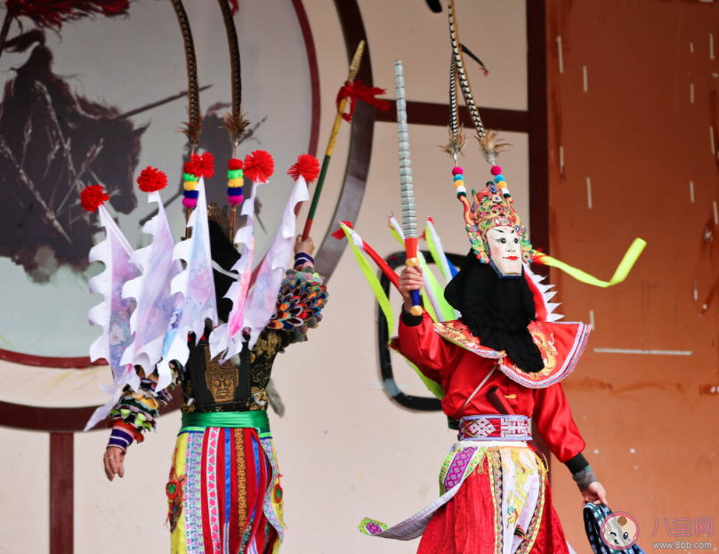 以下哪种传统民间戏剧在表演时要戴上木雕面具 蚂蚁新村12月28日答案 以下哪种传统民间戏剧在表演时要戴上木雕面具 蚂蚁新村12月28日答案