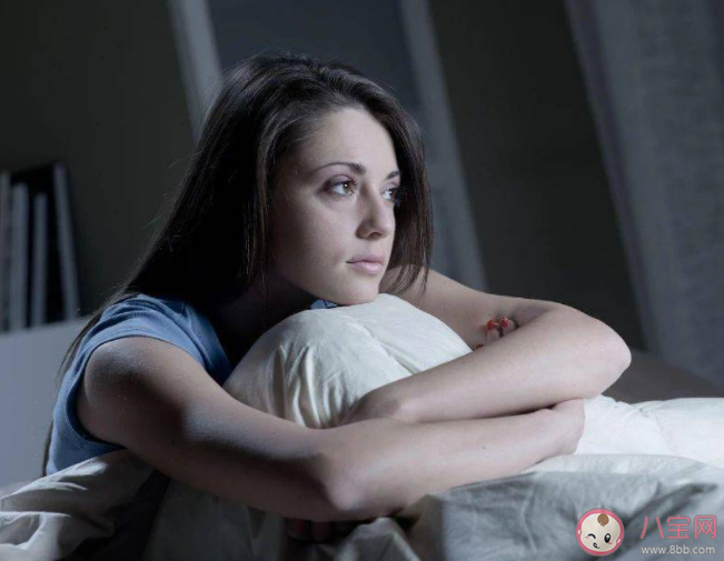 明明很困为什么上床后毫无睡意 躺床上睡不着怎么办 明明很困为什么上床后毫无睡意 躺床上睡不着怎么办