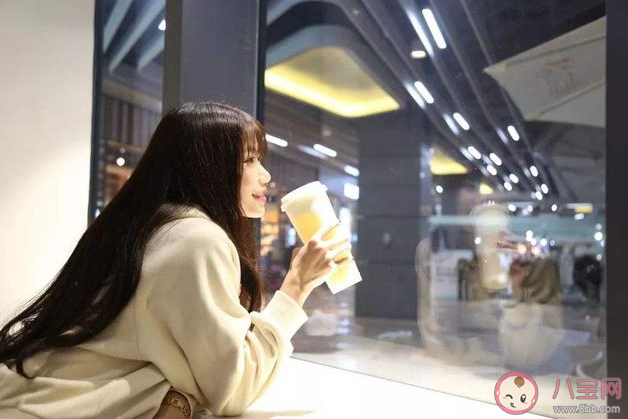 超七成年轻人开始关注奶茶健康 奶茶为什么要少喝 超七成年轻人开始关注奶茶健康 奶茶为什么要少喝