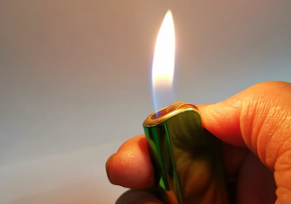 男子打不着火被网友提醒房间缺氧 如何避免房间缺氧