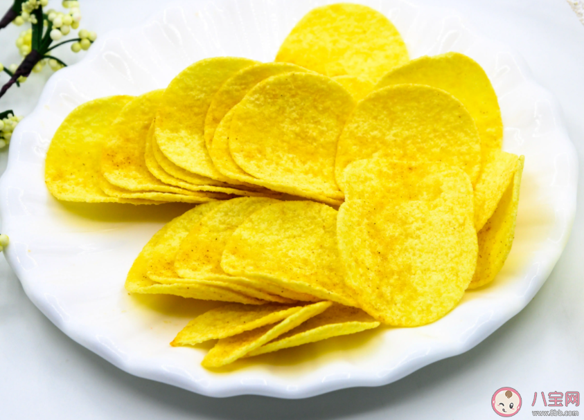 经常吃薯片身体会发生什么变化 袋装薯片和桶装薯片不一样吗 经常吃薯片身体会发生什么变化 袋装薯片和桶装薯片不一样吗