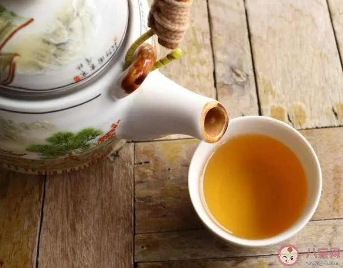 长期喝茶与喝白开水谁更健康 长期喝茶的人最后都怎么样了