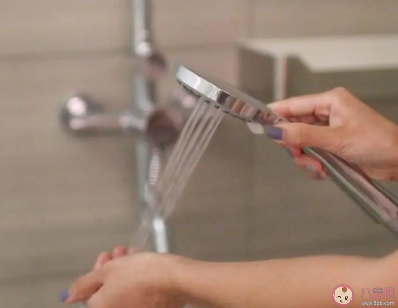 为什么每次洗澡身上都有泥可搓 洗澡一定要搓泥吗 为什么每次洗澡身上都有泥可搓 洗澡一定要搓泥吗