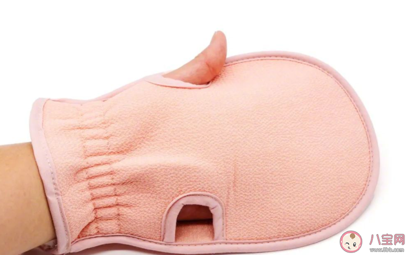 为什么每次洗澡身上都有泥可搓 洗澡一定要搓泥吗 为什么每次洗澡身上都有泥可搓 洗澡一定要搓泥吗