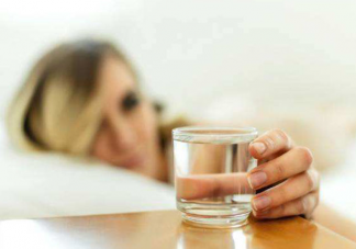 没盖杯盖的隔夜水不能喝吗 隔夜水喝了有什么影响