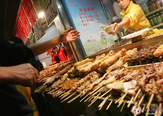 为什么很多人喜欢吃路边摊 要不要经常吃路边摊 为什么很多人喜欢吃路边摊 要不要经常吃路边摊