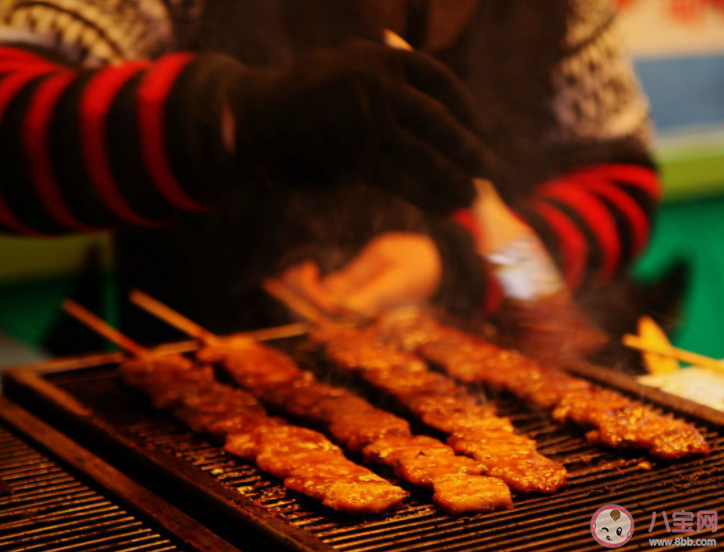 为什么很多人喜欢吃路边摊 要不要经常吃路边摊 为什么很多人喜欢吃路边摊 要不要经常吃路边摊