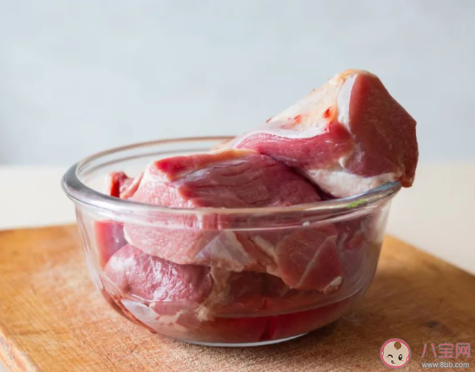 不要再把肉泡水里解冻了 肉应该怎么解冻才好