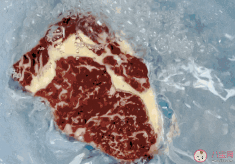 不要再把肉泡水里解冻了 肉应该怎么解冻才好