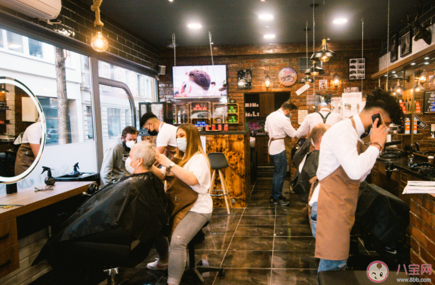 春节临近理发店进入过年模式 为什么过年都在做发型 春节临近理发店进入过年模式 为什么过年都在做发型