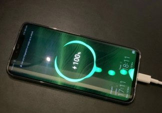 为啥手机最后1%的电能用很久 手机电量多少的时候就要充电