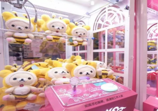 娃娃机里的玩偶为啥不能放床头 娃娃机里的玩偶有多脏