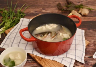 煲汤炖肉时的漂浮物是精华还是脏东西 煲汤炖肉要注意些什么