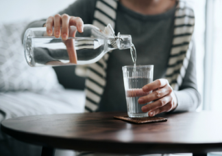 喝凉白开可减少摄入微塑料颗粒吗 凉白开喝了有哪些好处