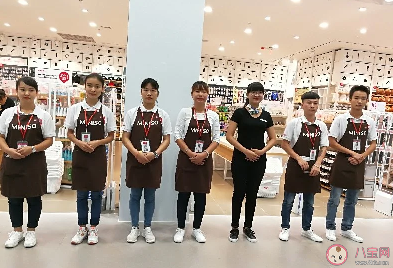 实体店要求店员形象气质佳有必要吗 如何看待实体店开始卷店员的颜值