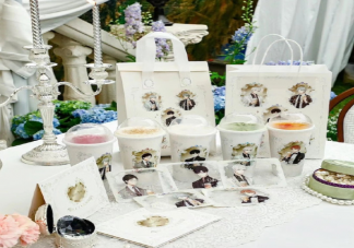 女孩们挤爆喜茶和纸片老公领证 为什么纸片老公这么大魅力