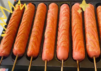 火爆大街小巷的淀粉肠是什么做的 淀粉肠为什么受欢迎