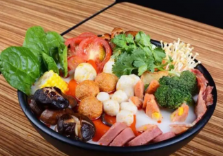 麻辣烫是怎么变贵的 麻辣烫和火锅有啥区别
