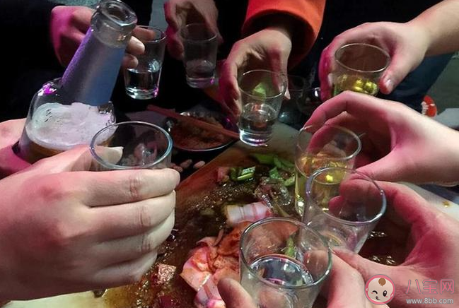 喝酒脸白的人可能更危险吗 哪些药酒后不能吃