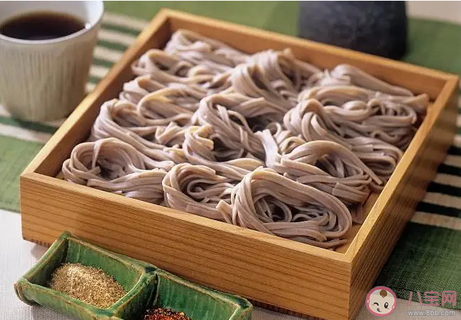 荞麦面到底健康不健康 荞麦面属于谷物食品吗