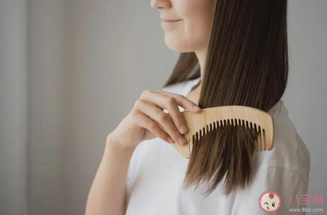 经常梳头和不怎么梳头哪种更健康 梳头和健康有什么关系