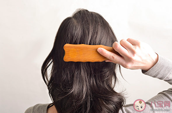 经常梳头和不怎么梳头哪种更健康 梳头和健康有什么关系